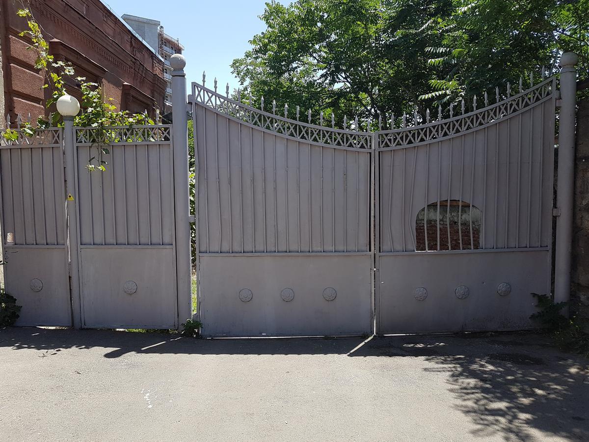Tbilisi Yard Hostel Exterior foto